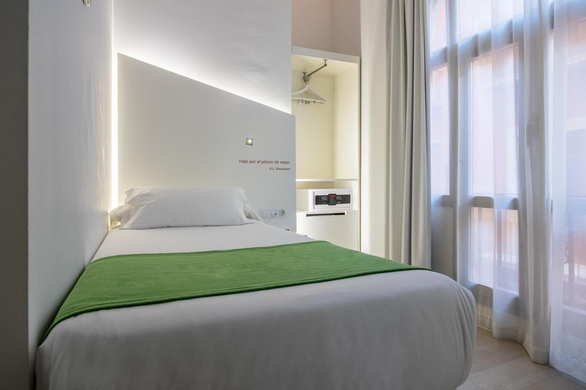 Atarazanas Málaga Boutique Hotel Esterno foto
