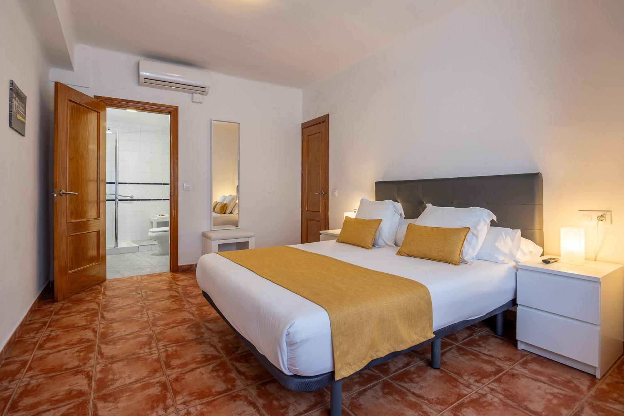 Atarazanas Málaga Boutique Hotel Esterno foto